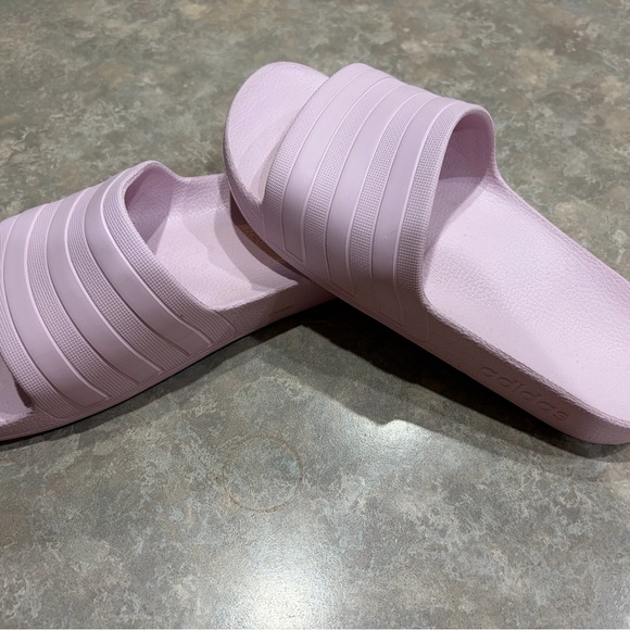 Addias slip on sandals - Picture 2 of 6